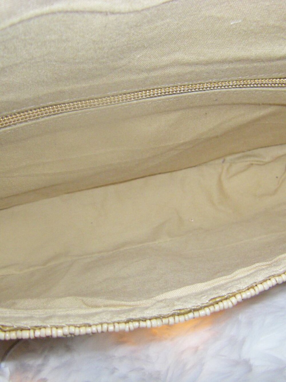 Viral Beaded Bag by Express Edit Tan/Red/Gold Pizza Slice Shoulder Bag NWT - Picture 13 of 13
